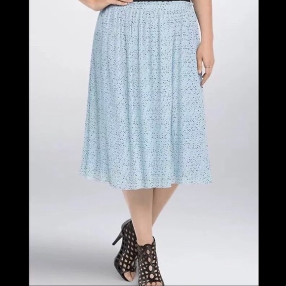 torrid Dresses & Skirts - NEW Torrid Starry Print pleated accordion skirt